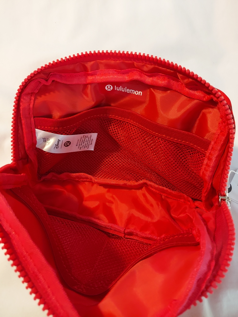 Disney x Lululemon Everywhere Belt Bag 1L - Mickey & Logo Print - Picture 5 of 11